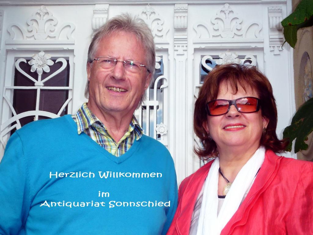 Romantikzimmer im Antiquariat Sonnschied Ruang foto
