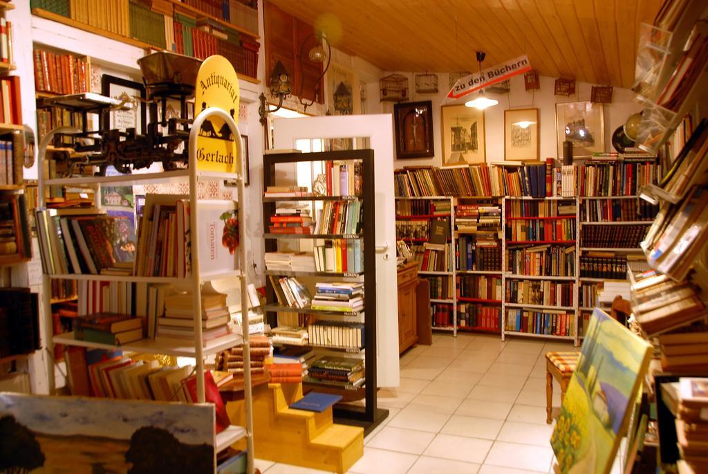 Romantikzimmer im Antiquariat Sonnschied Ruang foto