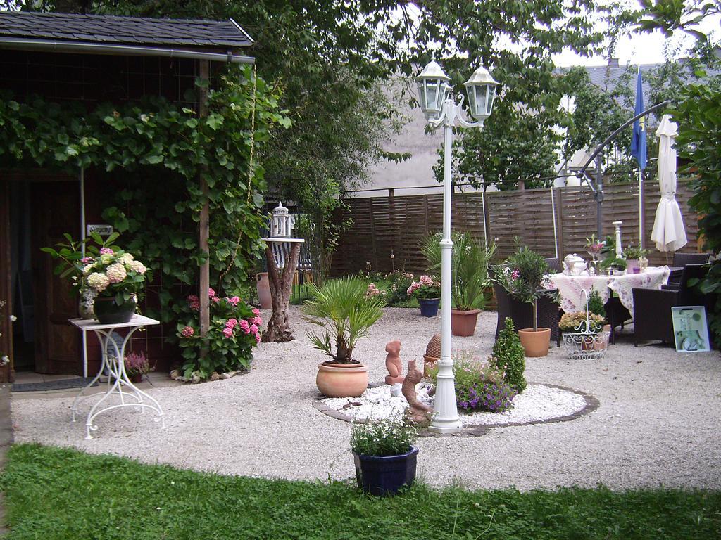 Romantikzimmer im Antiquariat Sonnschied Ruang foto