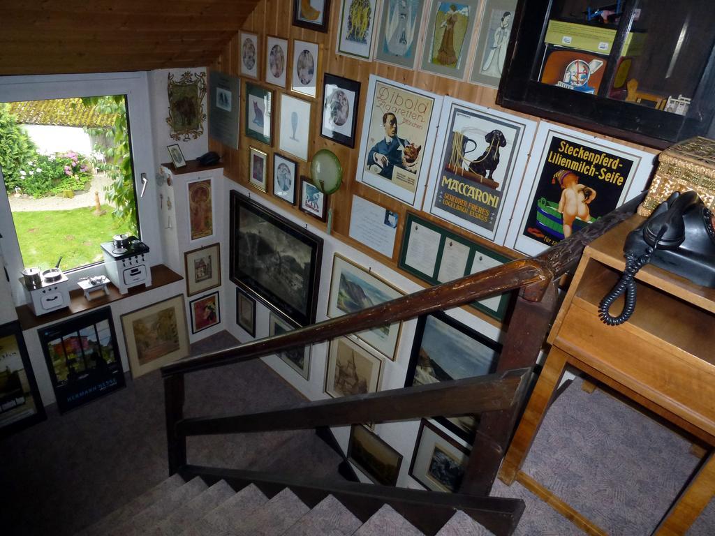 Romantikzimmer im Antiquariat Sonnschied Bagian luar foto